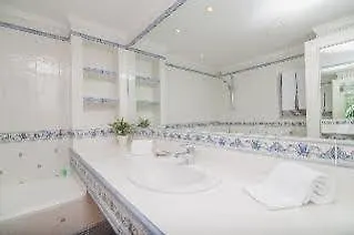 Apartments Jardines De Las Golondrinas 마르베야